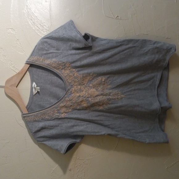 Lucky & Coco Gray Cotton Shirt with Cream Embroidery Size Medium - Picture 7 of 8